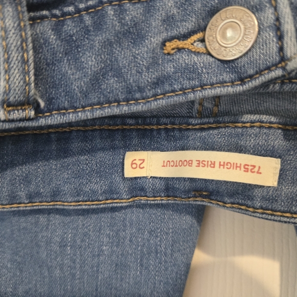 Levi's High Rise Bootcut - Picture 5 of 6